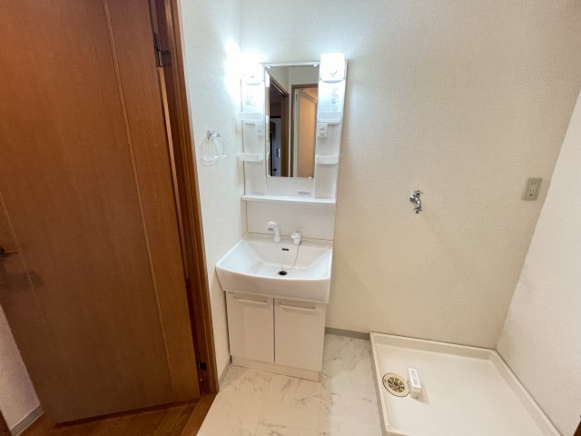 洗面設備　別号室（角部屋）の参考写真です