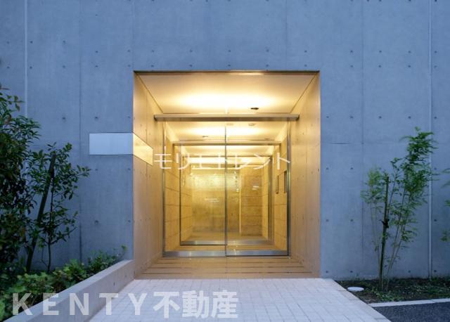 エントランス　清潔なエントランスです