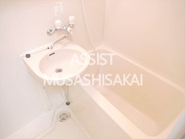 バス・シャワールーム　写真：設備同仕様の別物件です