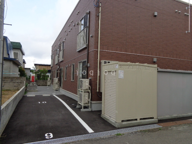 その他共有部分　裏駐車場