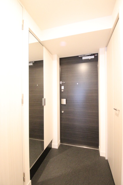 玄関　※別室の参考写真の為、現況優先です。