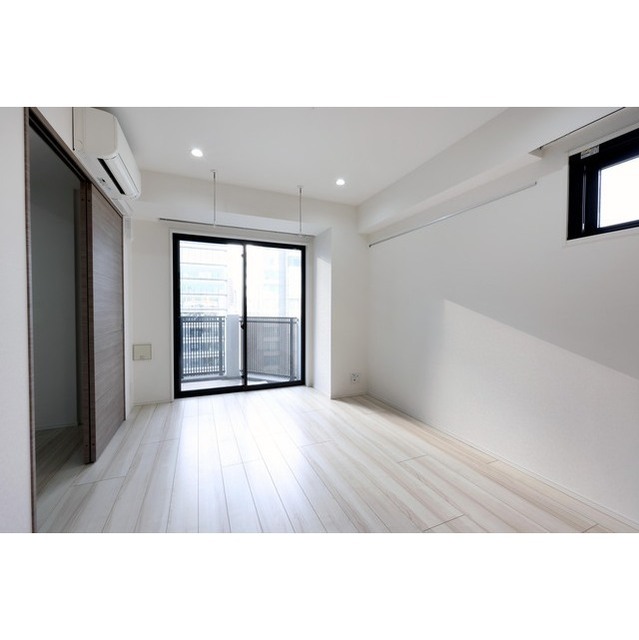 居室・リビング　内観1