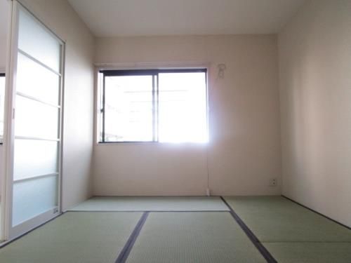 その他部屋・スペース　風通しも良い寝室です☆