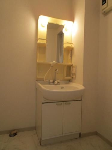 洗面設備　明るい洗面所です★