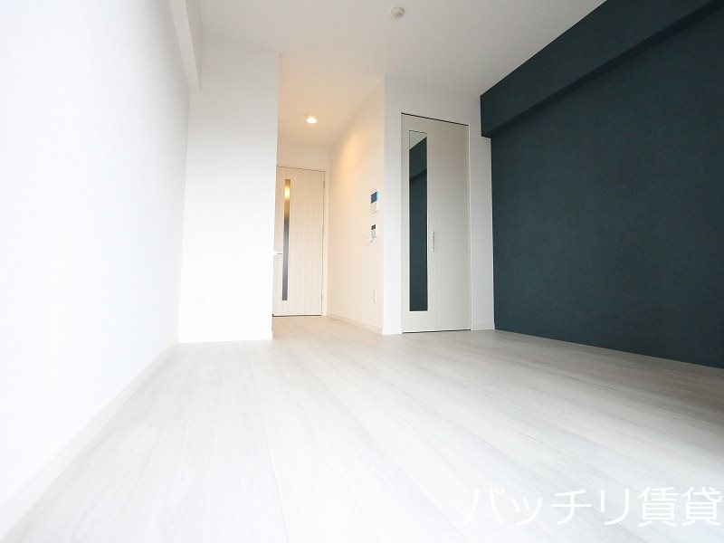 居室・リビング　別号室タイプの為、現状を優先いたします