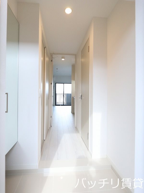 玄関　別号室タイプの為、現状を優先いたします