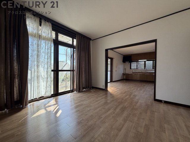 居室・リビング　こちらのリビングで趣味の時間をお楽しみください