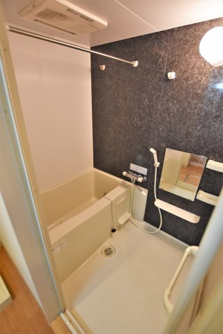 バス・シャワールーム　同物件、別号室の参考写真です。