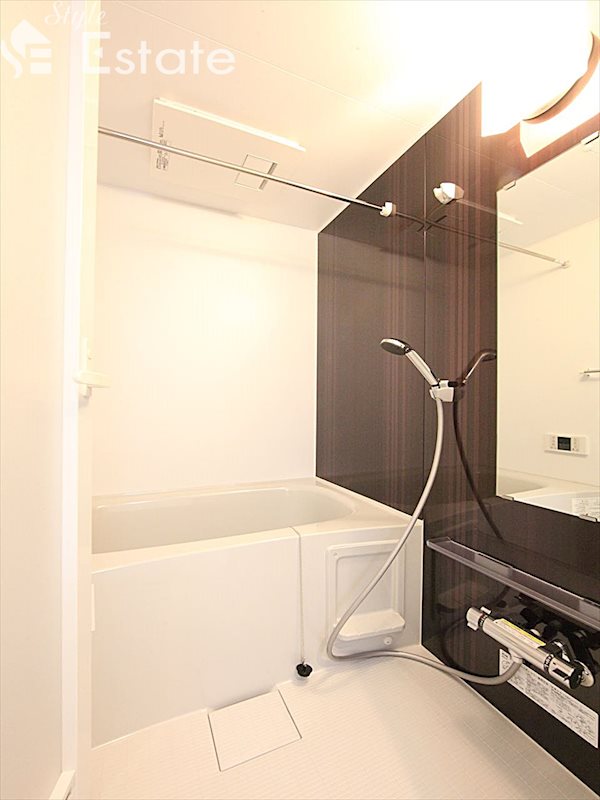 バス・シャワールーム　バスルーム