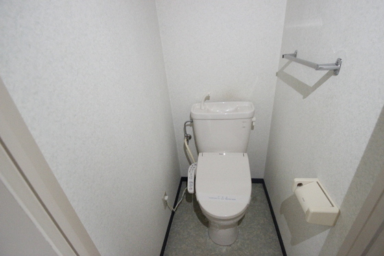 トイレ　※別部屋の写真です