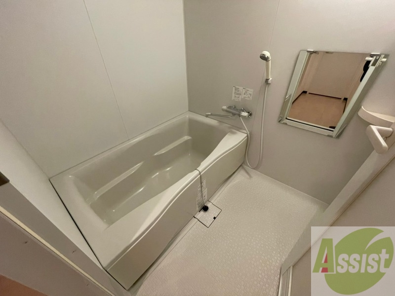 バス・シャワールーム　お風呂です。ゆっくりお風呂につかるのも体に良いですね～