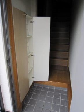 玄関　施工イメージ、同物件別部屋の写真です