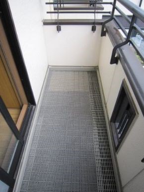 バルコニー　施工イメージ、同物件別部屋の写真です