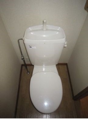 トイレ　施工イメージ、同物件別部屋の写真です