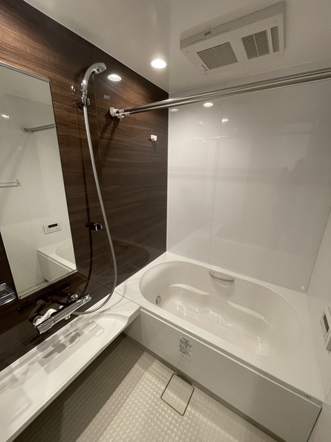 バス・シャワールーム　★浴室追い焚き・乾燥機★