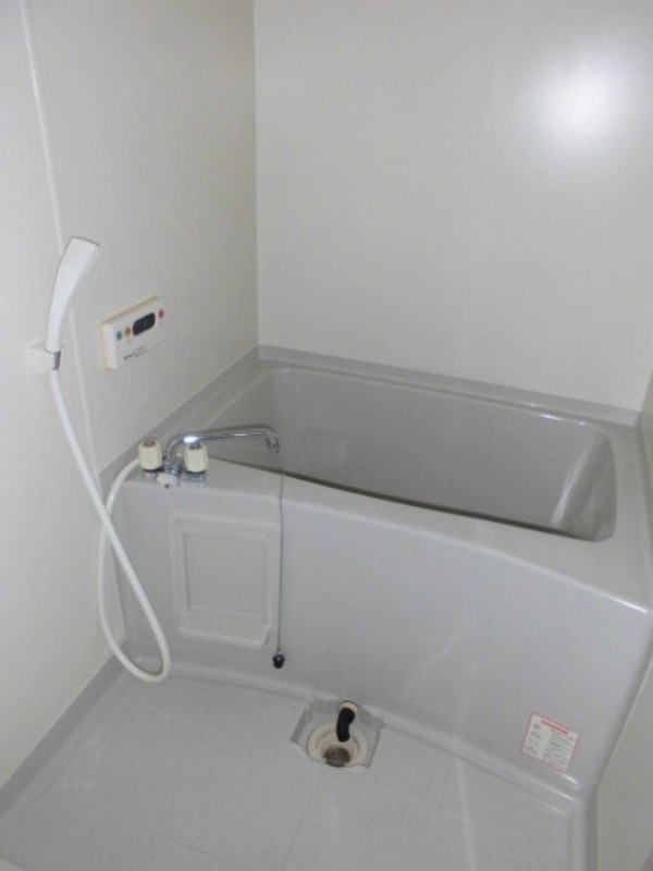 バス・シャワールーム　図面と現状に相違がある場合には現状を優先