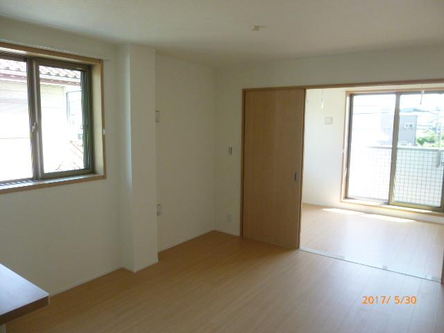 居室・リビング　こちらのリビングで趣味の時間をお楽しみください