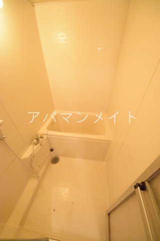 バス・シャワールーム　こちらで疲れを癒してください