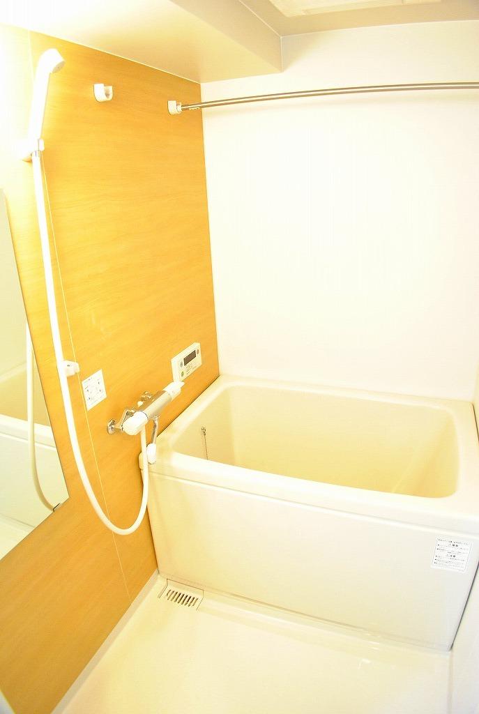 バス・シャワールーム　La Douceur心斎橋（ラドゥセール心斎橋）　浴室