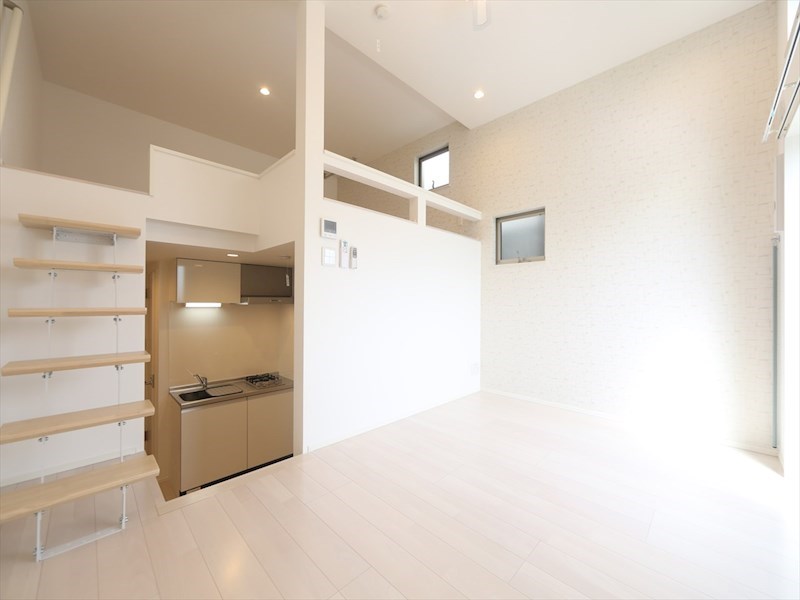 居室・リビング　洋室6.5帖　ロフト6.3帖（収納にも寝室にも使えます）