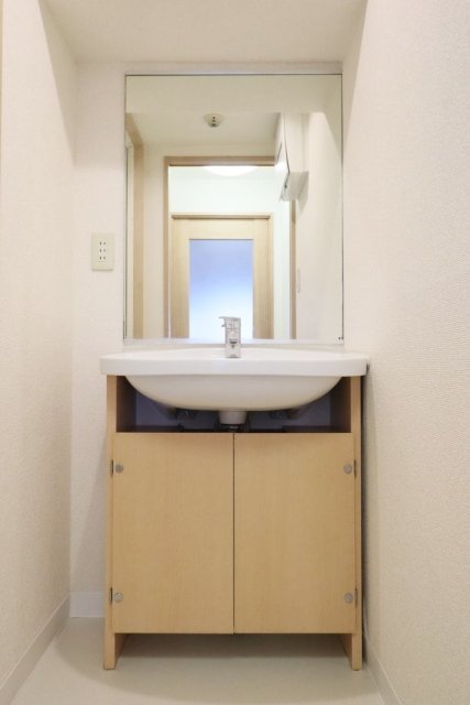 洗面設備　使いやすい独立洗面台です