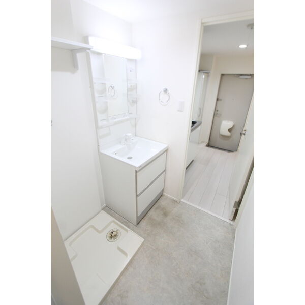 洗面設備　※同シリーズの写真になります。