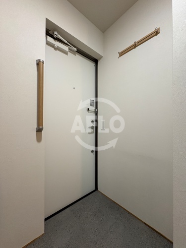 玄関　ジュネス西田辺　玄関