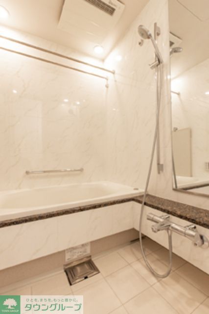 バス・シャワールーム　※写真は同タイプ住戸です。
