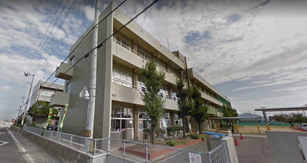 小学校　郡家小学校（小学校）まで741m