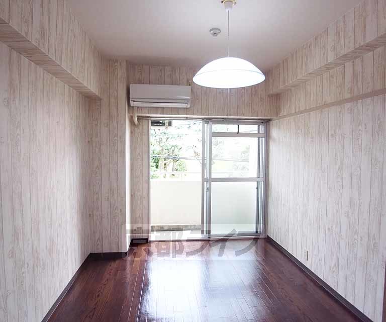 居室・リビング　壁紙もオシャレ！＆安さで決まり！