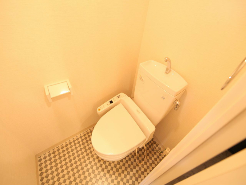 トイレ　温水洗浄便座付トイレ