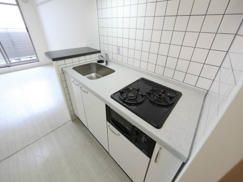 キッチン　システムキッチン（ガス2口グリル付）