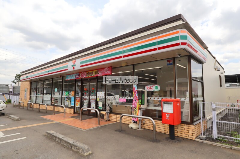 コンビニ　セブンイレブン三芳上富店（コンビニ）まで394m