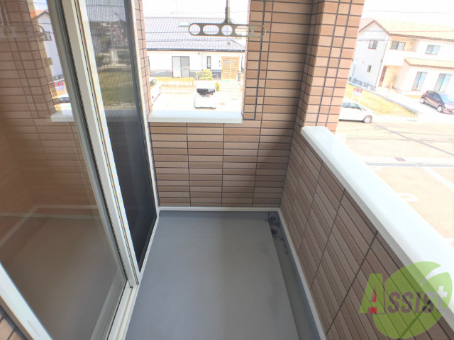 バルコニー　お洗濯もはかどりそうなバルコニー、東向きです