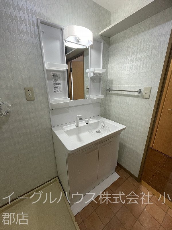 洗面設備　退去予定の為、別部屋の写真を使用しています。※現況優先※