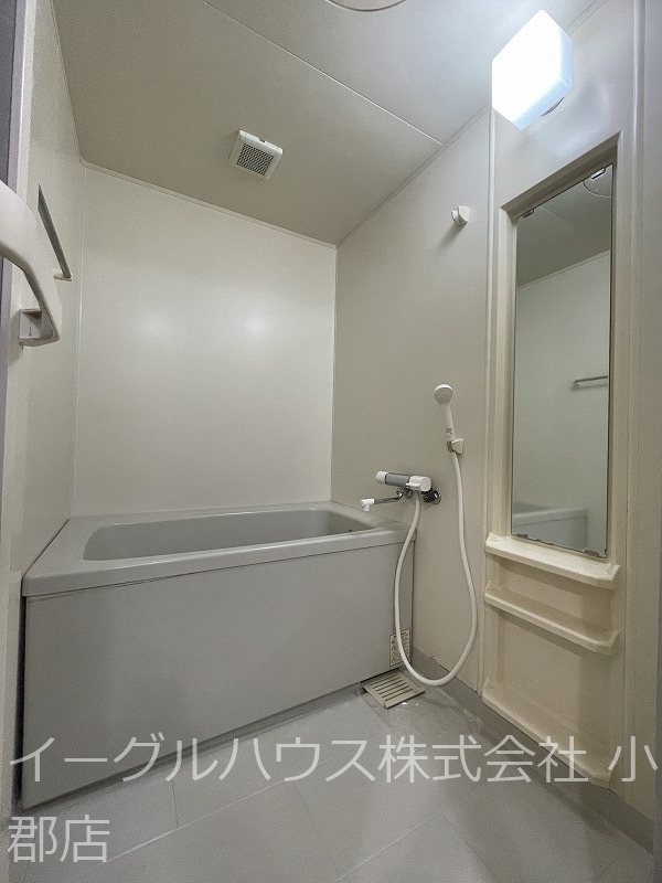 バス・シャワールーム　退去予定の為、別部屋の写真を使用しています。※現況優先※