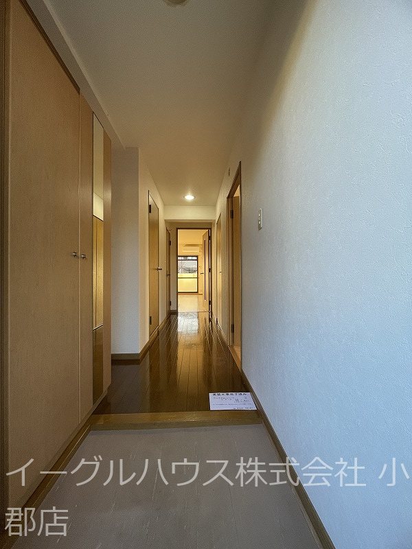 玄関　退去予定の為、別部屋の写真を使用しています。※現況優先※