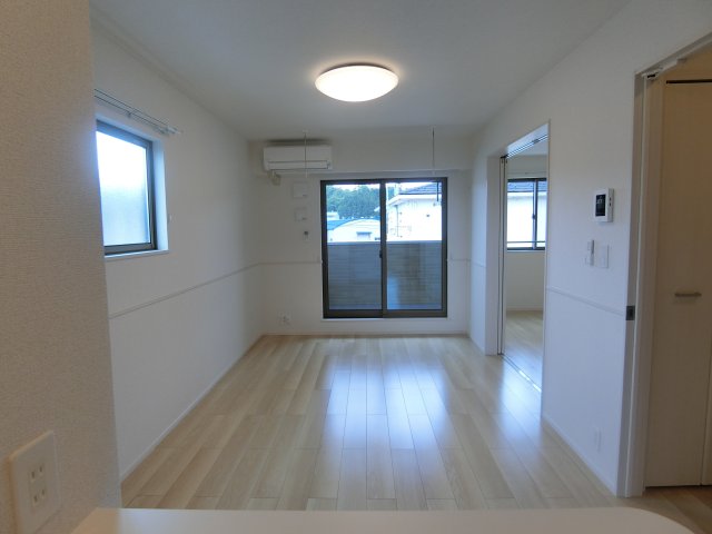 居室・リビング　イメージ204号室写真