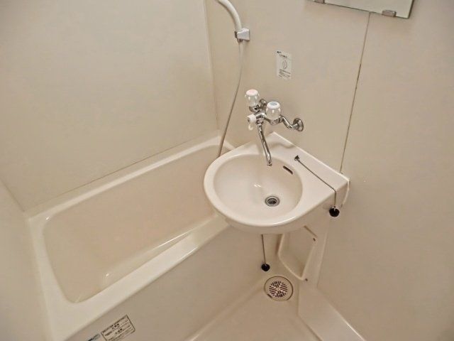 バス・シャワールーム　バストイレ別