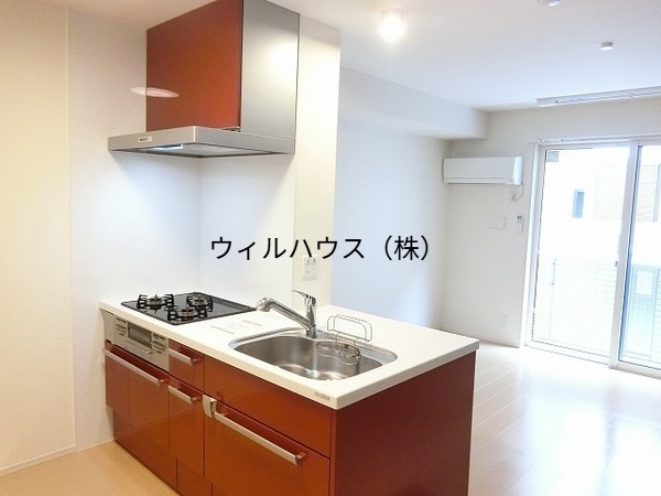 キッチン　３口コンロ付きシステムキッチン！