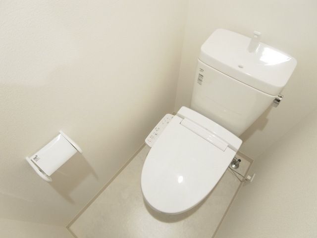 トイレ　★温水洗浄便座完備★