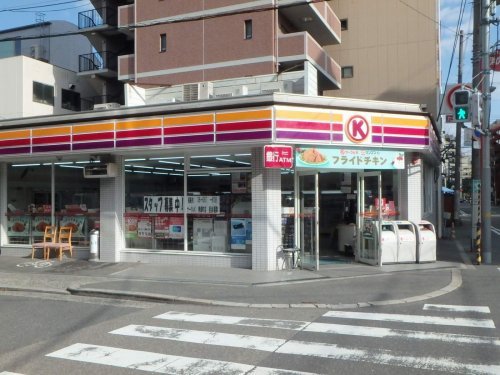 コンビニ　サークルＫ天満三丁目店（コンビニ）まで77m