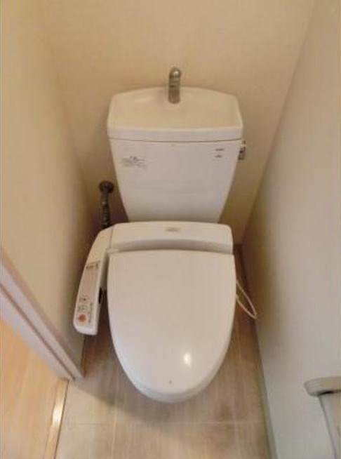 トイレ　※同じ間取り別号室参考写真 　現状優先