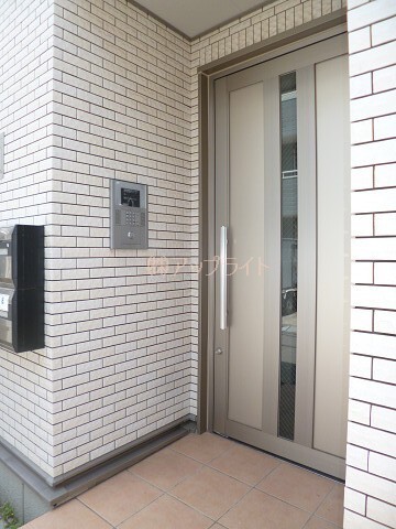 エントランス　オートロック付き