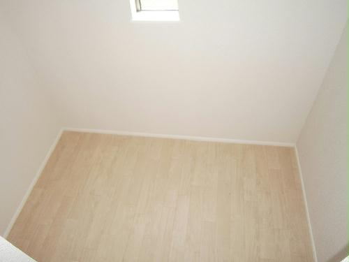 収納　階段脇の納戸