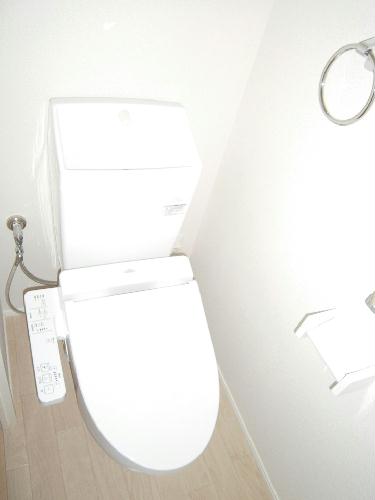 トイレ　温水洗浄便座