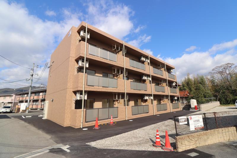 建物外観　リヴェール8八本松飯田