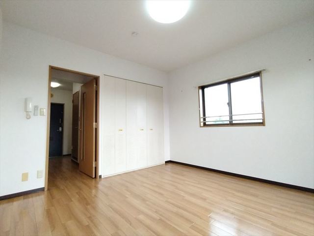 居室・リビング　別部屋参考写真です