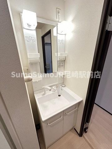 洗面設備　使いやすい独立洗面台です