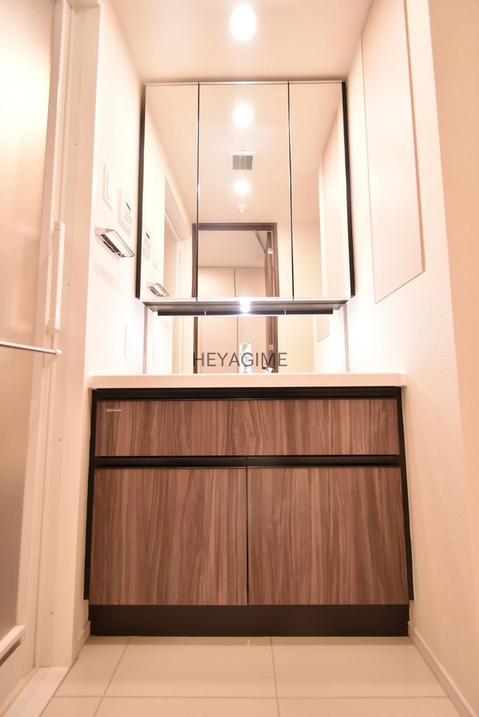 洗面設備　収納